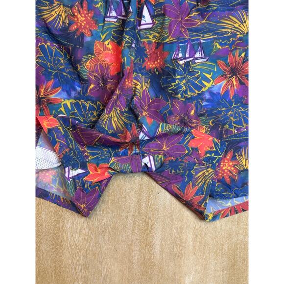 L.L. Bean Hawaiian Swim Shorts Size Small - Picture 3 of 8